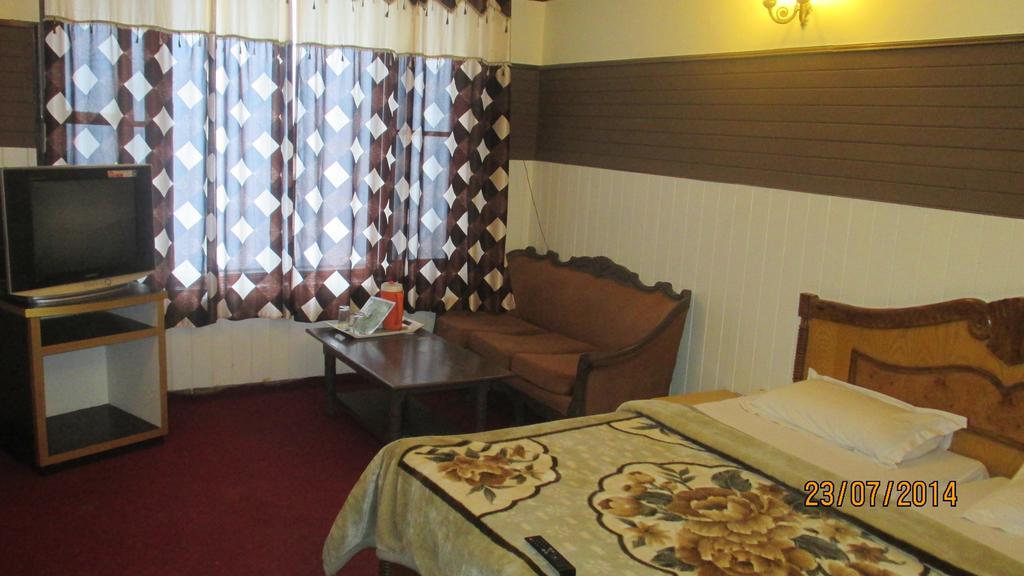 Hotel Bombay Palace Dalhousie Quarto foto