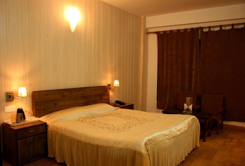 Hotel Bombay Palace Dalhousie Quarto foto